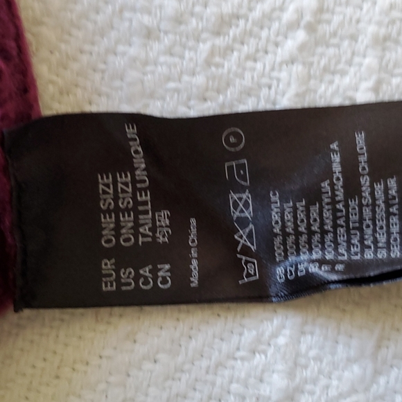 H&M Wine color Bennie hat with little bow knit Winter, Fall, Cold Weather - Picture 5 of 6